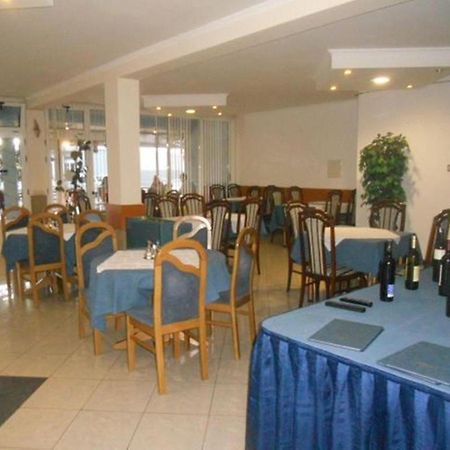 Studio & Apartments More Неум Екстериор снимка