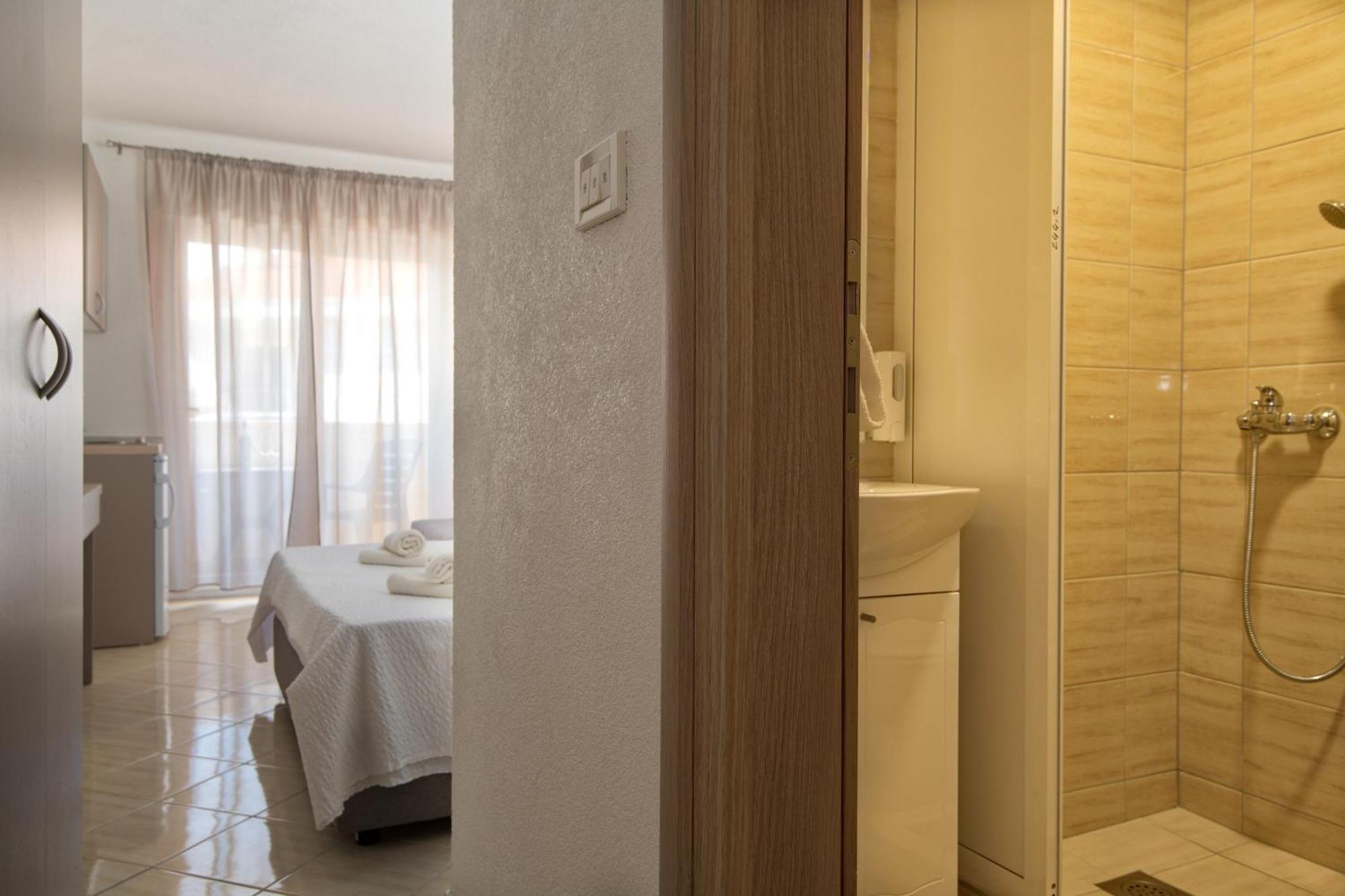 Studio & Apartments More Неум Екстериор снимка
