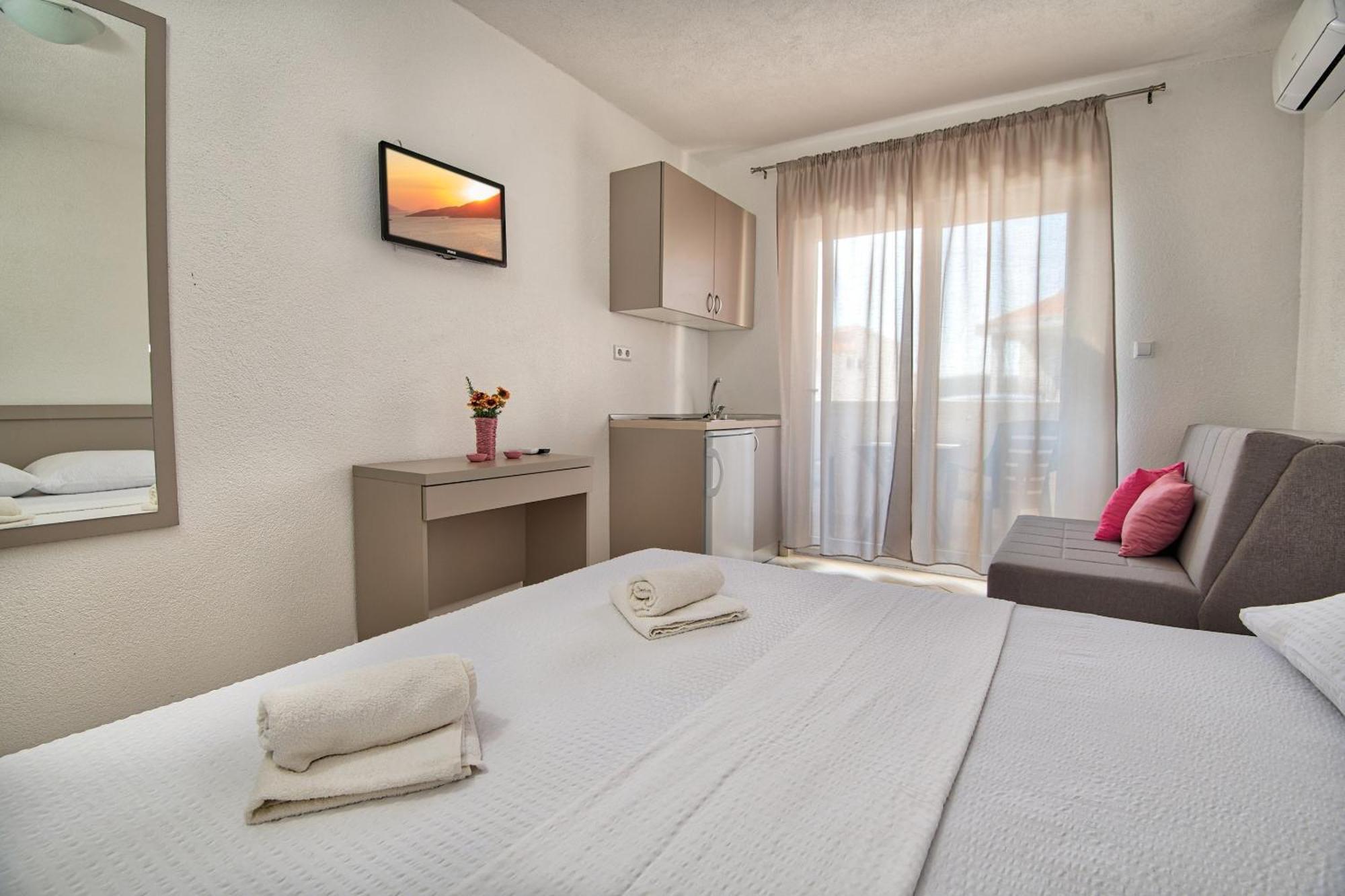 Studio & Apartments More Неум Стая снимка