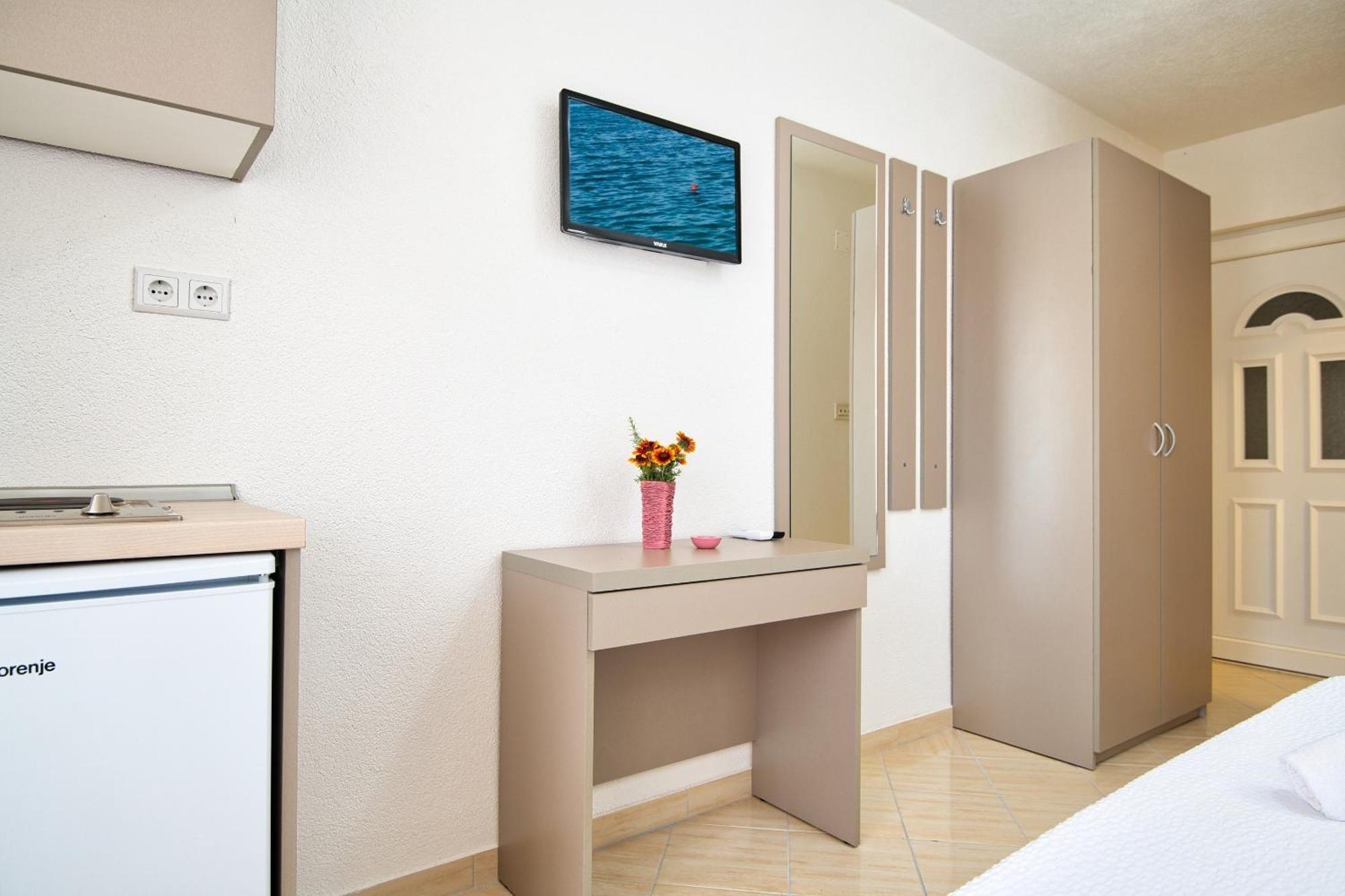 Studio & Apartments More Неум Екстериор снимка