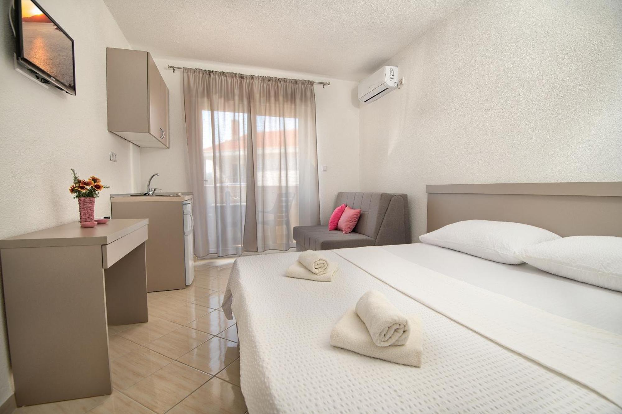 Studio & Apartments More Неум Екстериор снимка