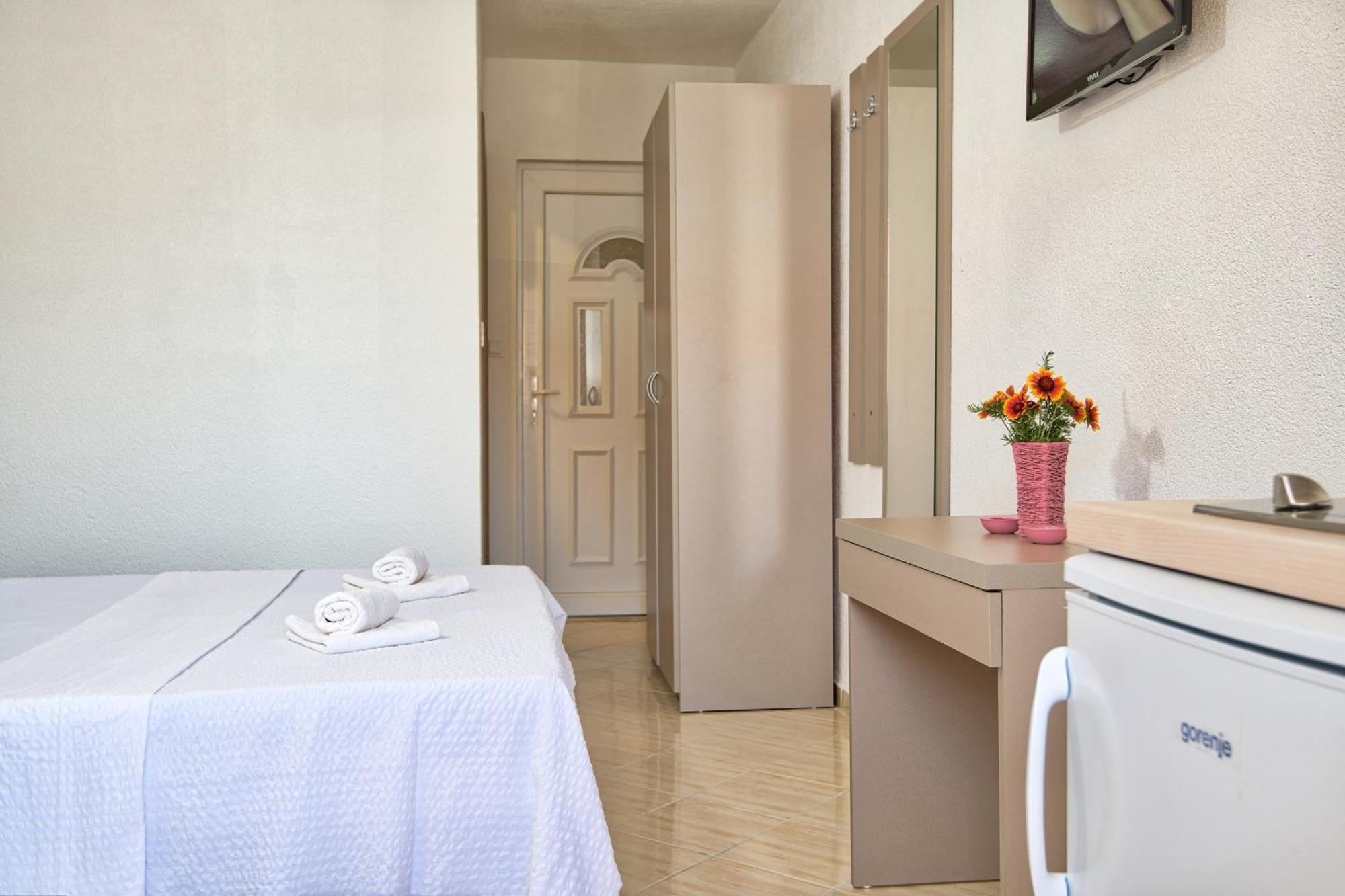 Studio & Apartments More Неум Стая снимка