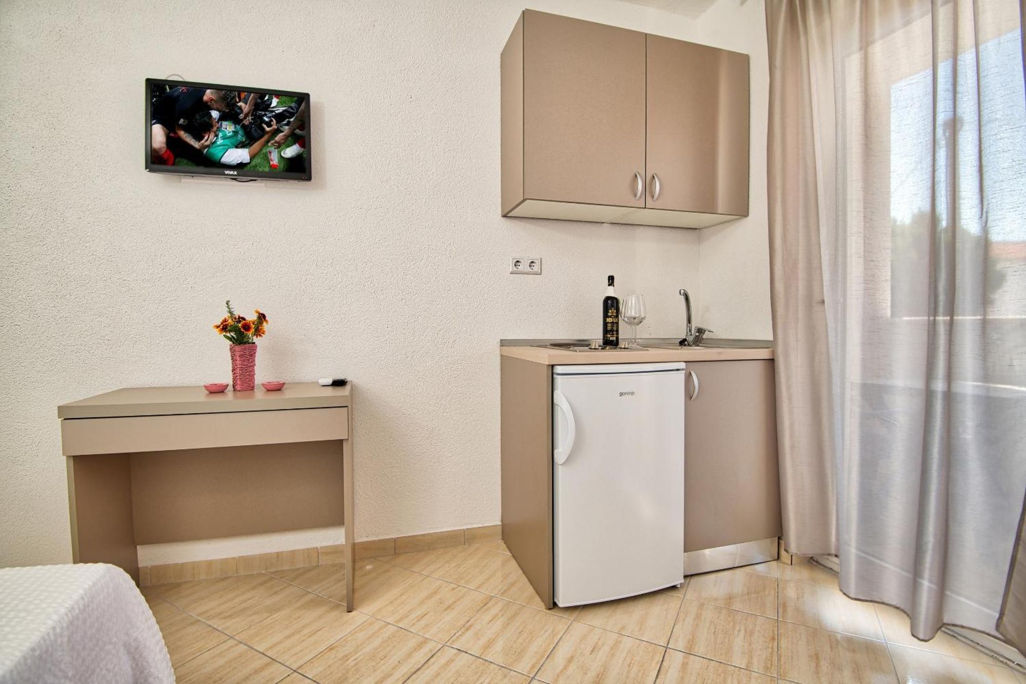 Studio & Apartments More Неум Екстериор снимка
