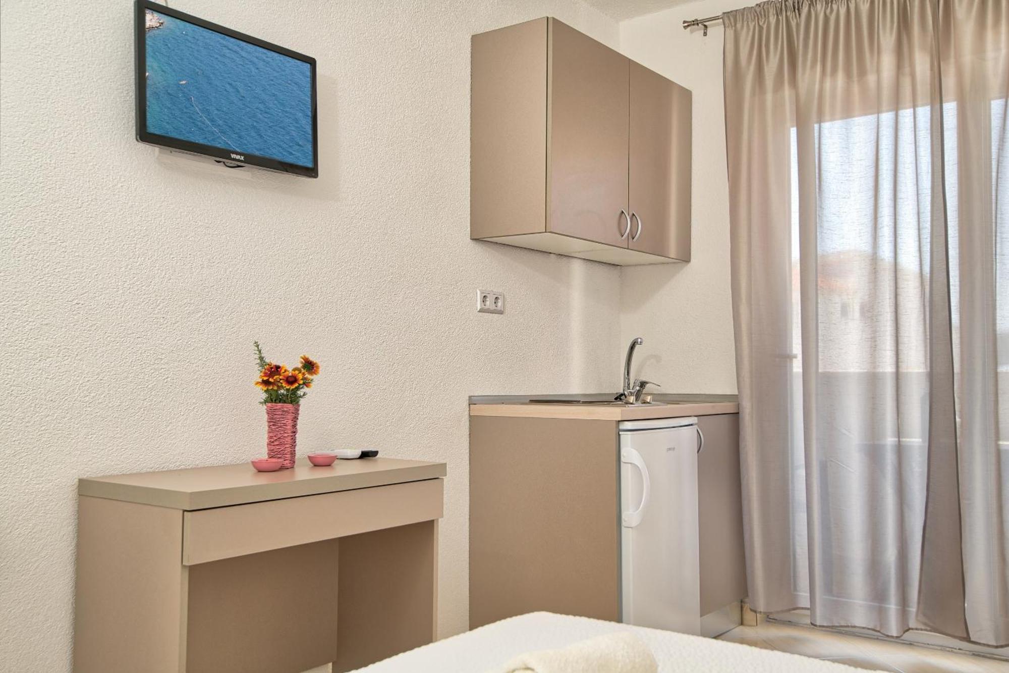 Studio & Apartments More Неум Екстериор снимка
