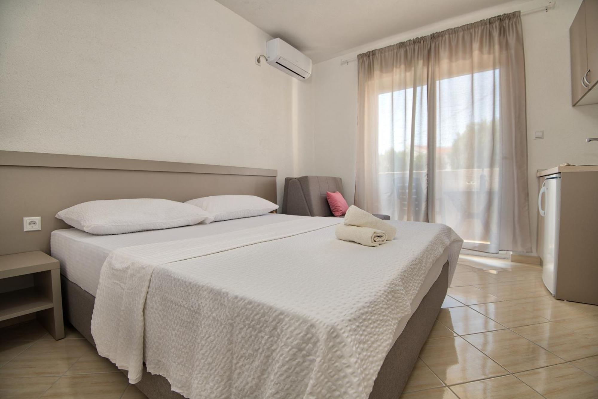 Studio & Apartments More Неум Екстериор снимка